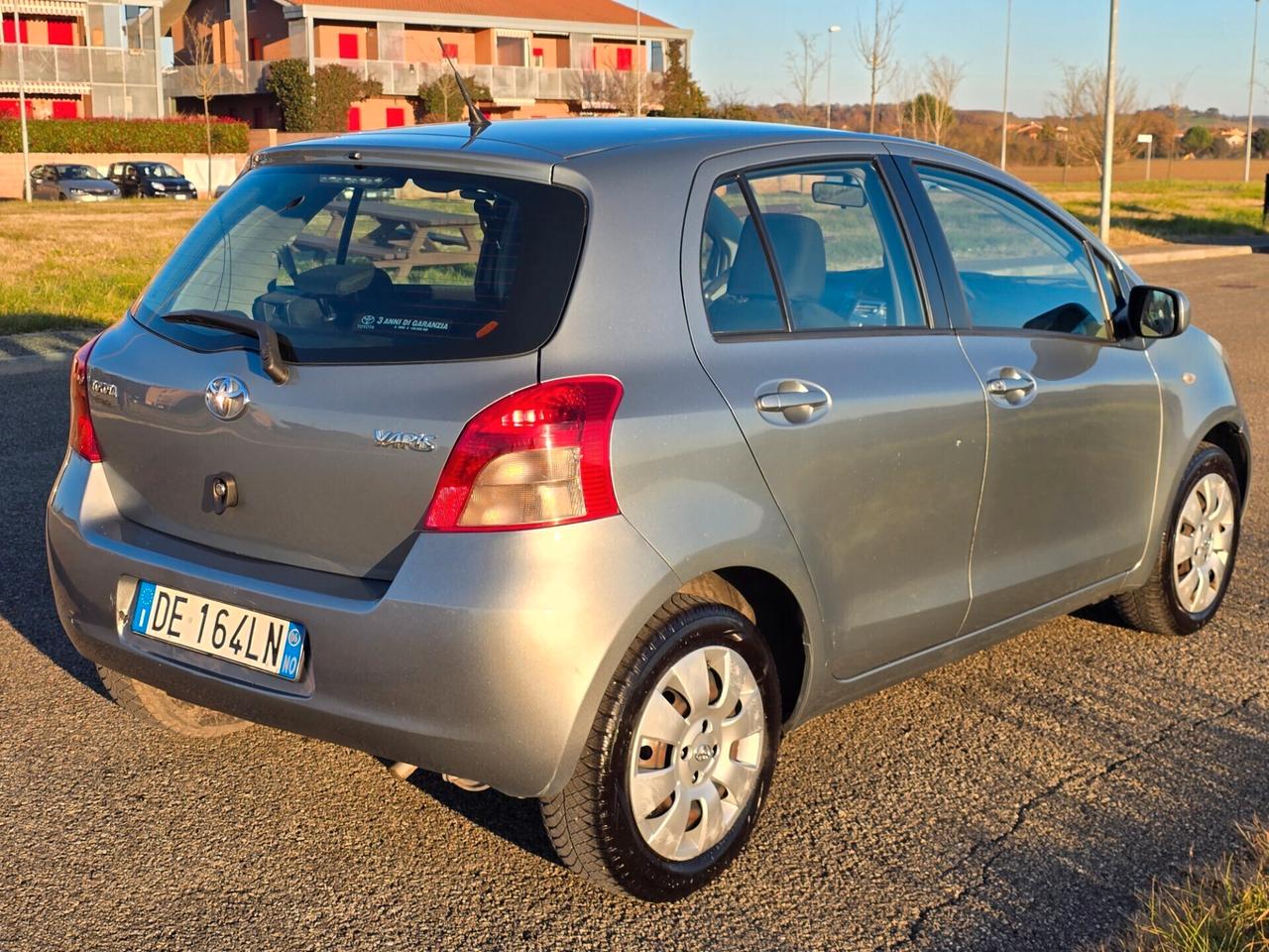 Toyota Yaris 1.0 5 porte Sol Neopatentati