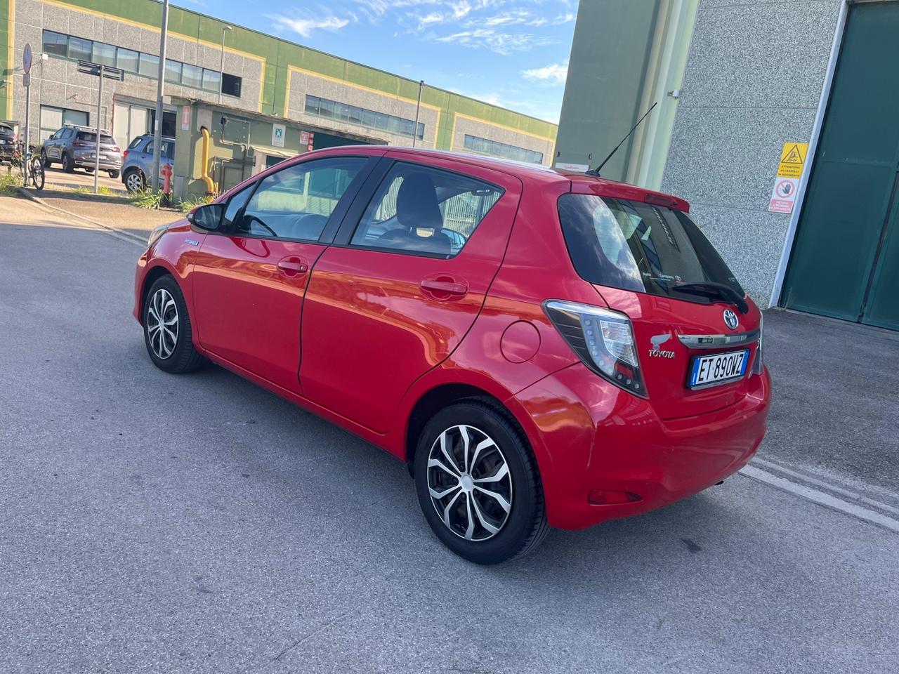 Toyota Yaris 1.5 Hybrid 5 porte Lounge automatica