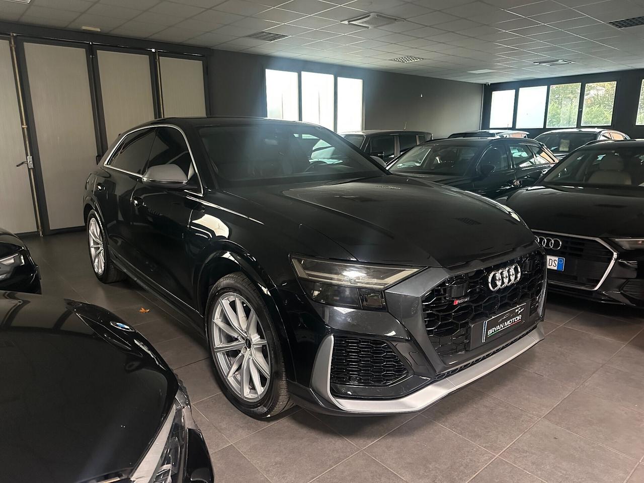 Audi Q8 RS TFSI V8 quattro tiptronic
