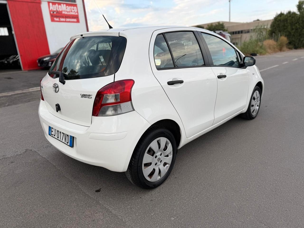 Toyota Yaris 1.0 5 porte Now