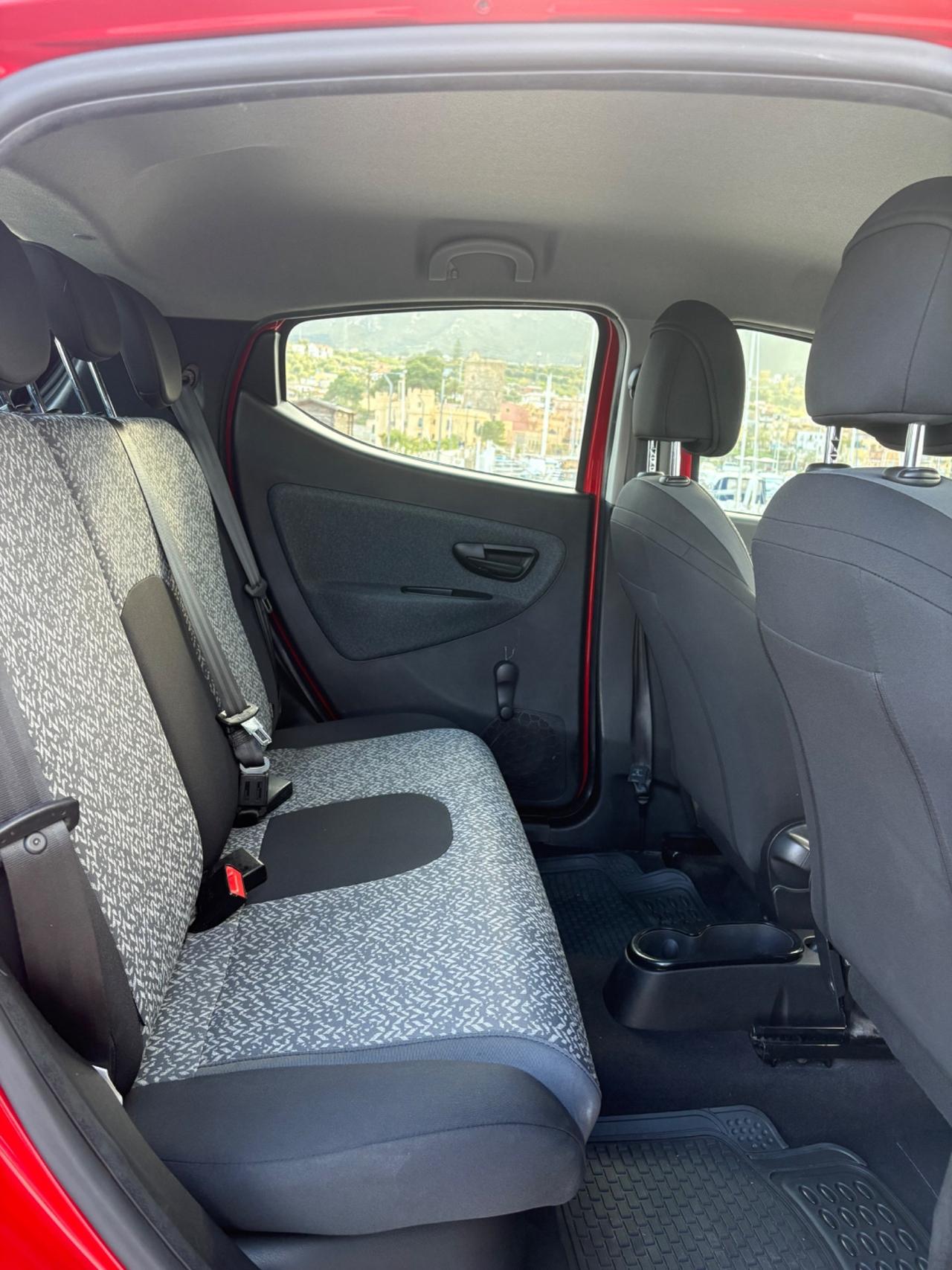 Lancia Ypsilon 1.0 FireFly 5 porte Hybrid