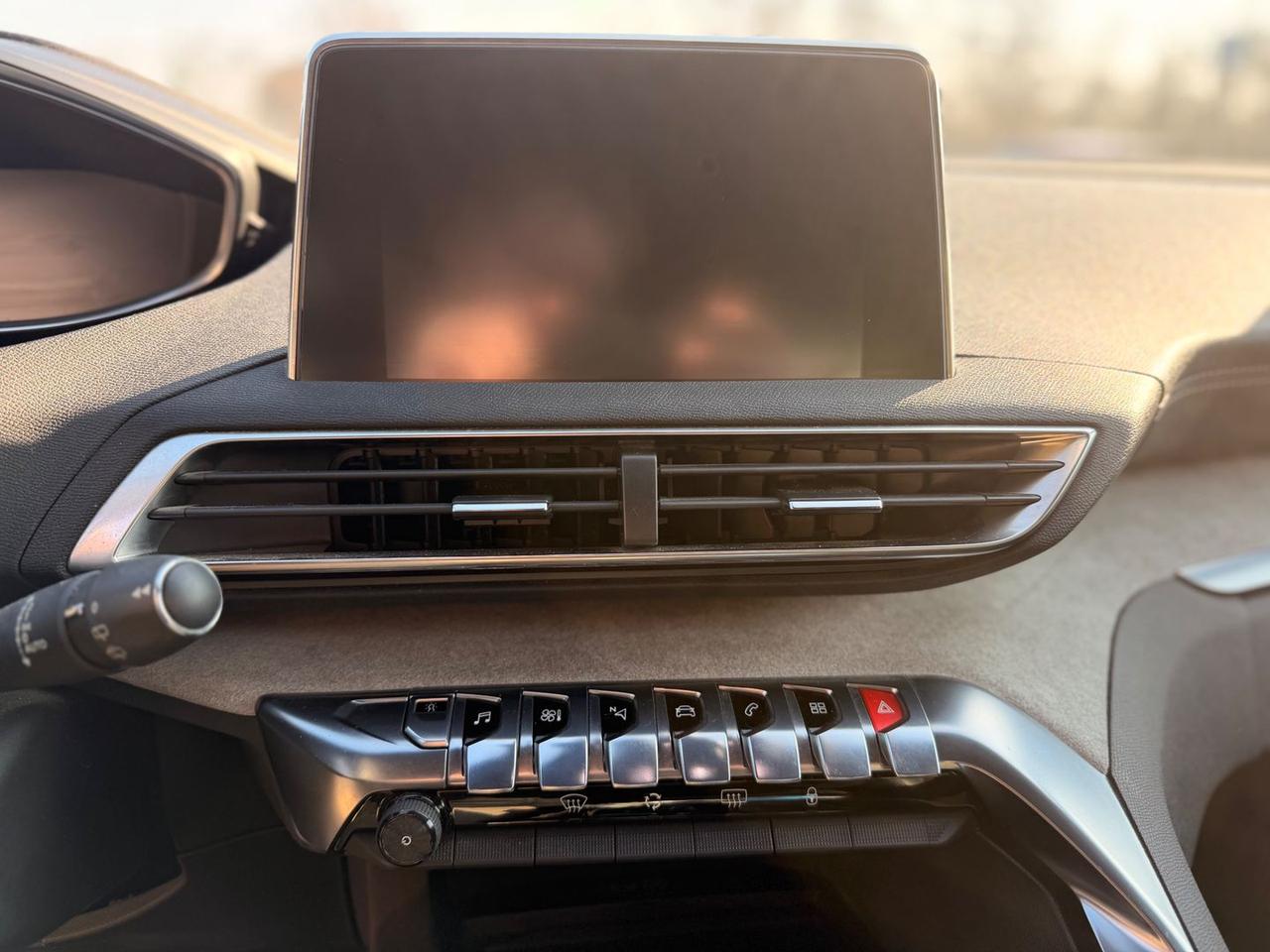 Peugeot 3008 GT 2.0 Blue HDI 180 GT B-COLOR #8587