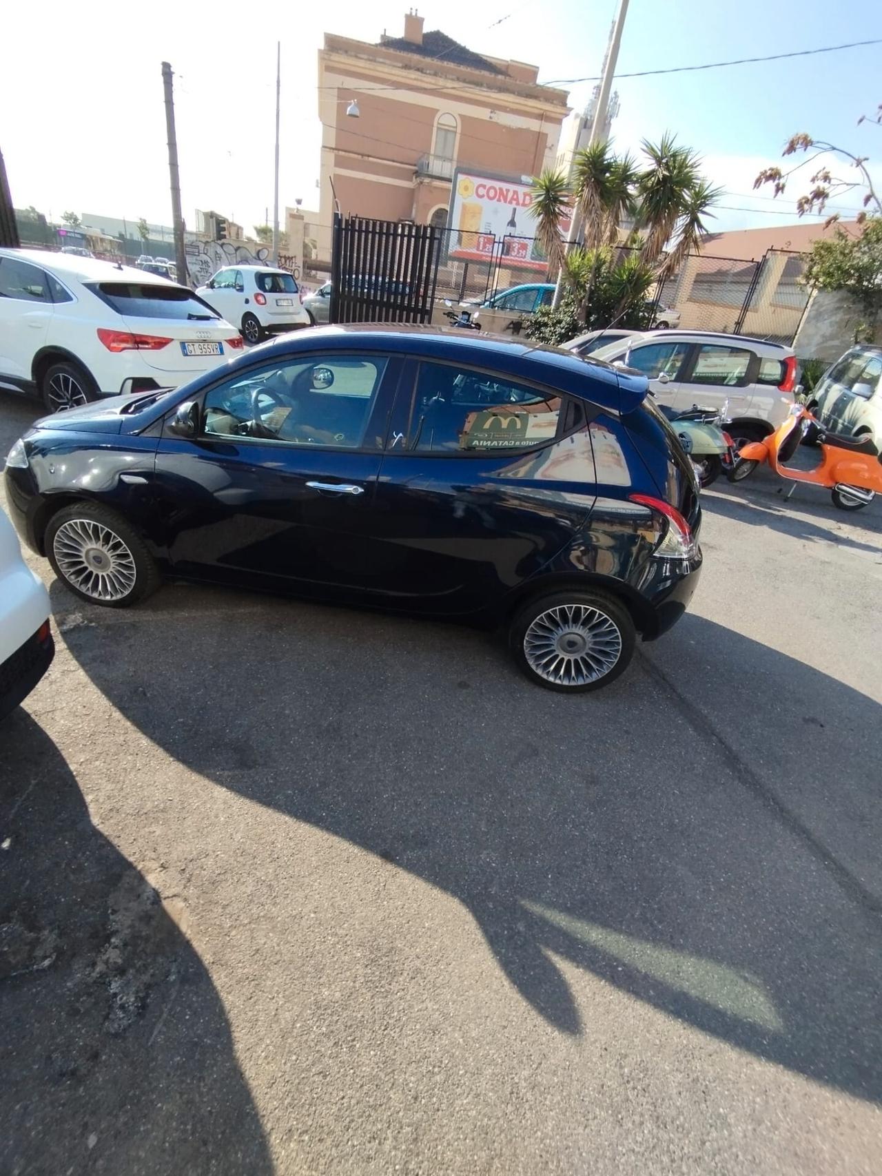 Lancia Ypsilon 1.3 MJT 16V 95 CV 5 porte S&S Gold km116.000