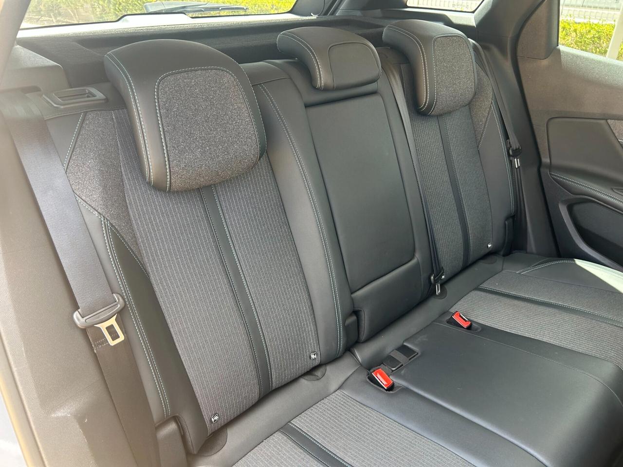 Peugeot 3008 BlueHDi 130 S&S EAT8 Allure Pack