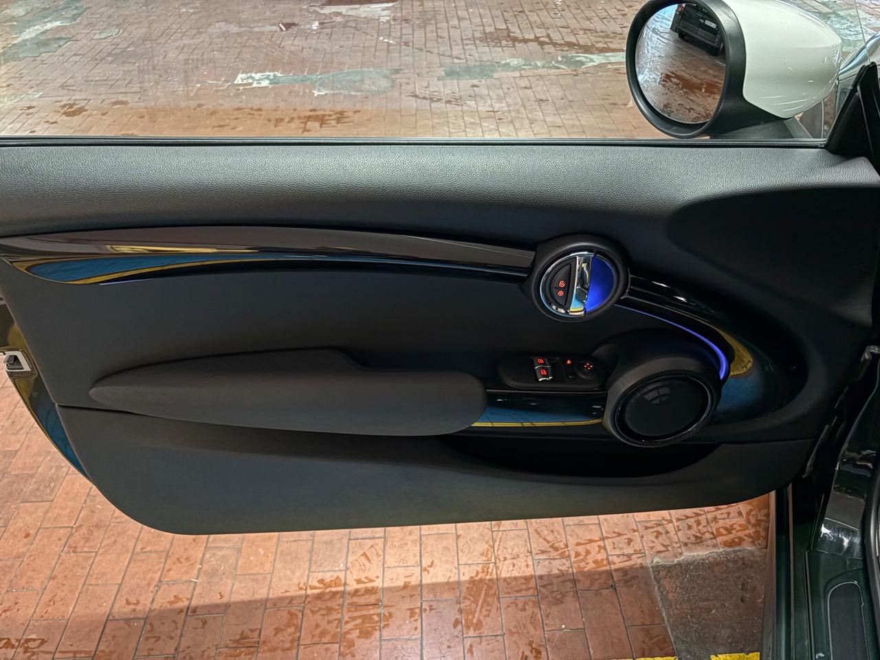 Mini 2.0 John Cooper Works Anniversary Edition