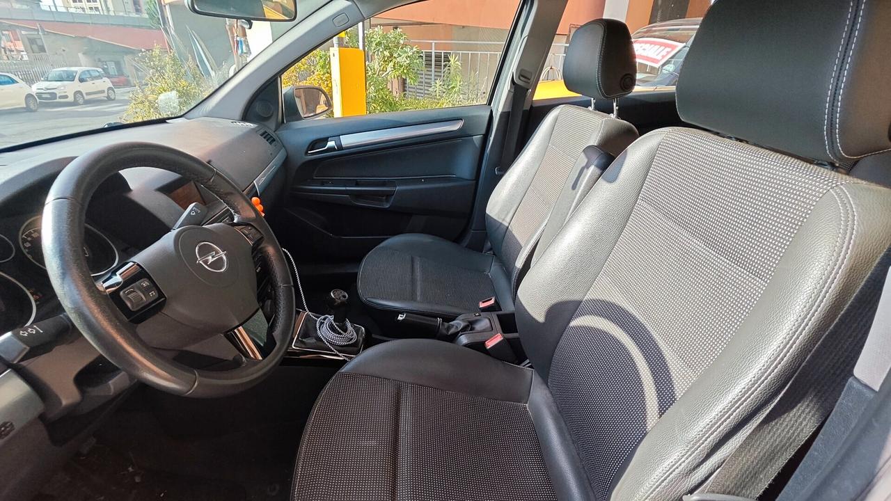 Opel Astra 1.7 CDTI 110CV 5 porte Cosmo