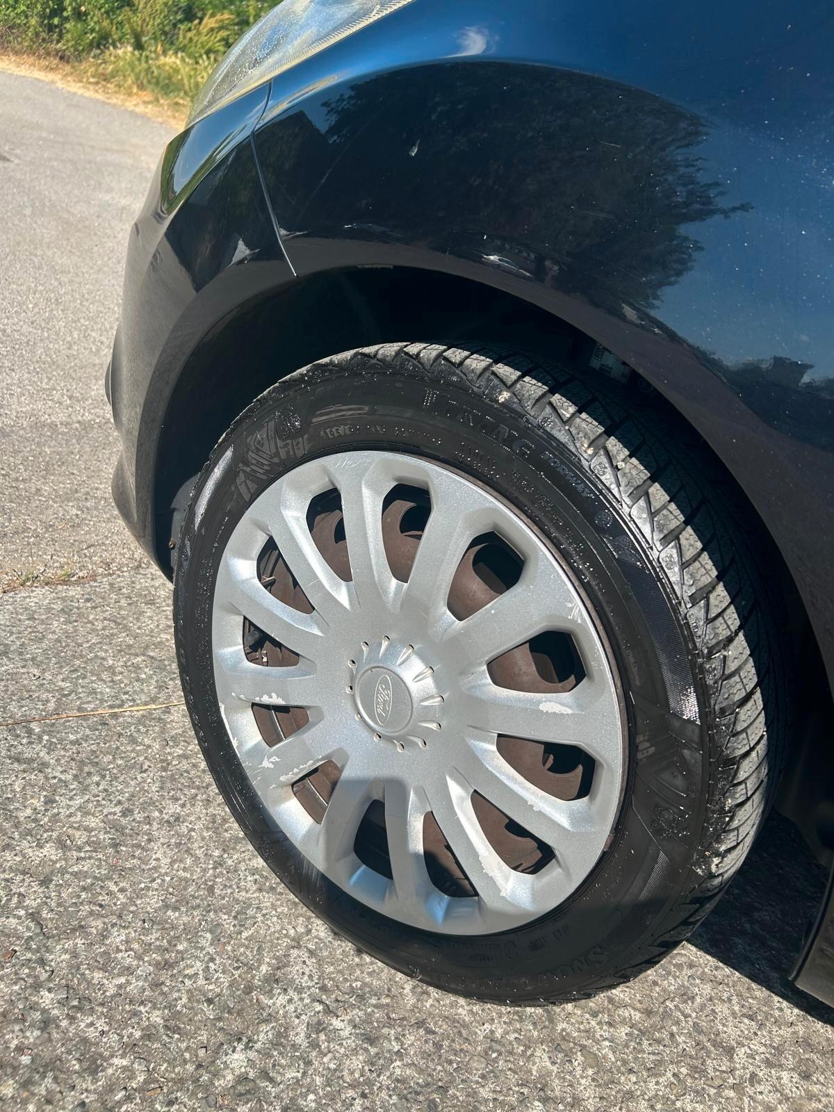 Ford Fiesta+ 1.4 TDCi 68CV 3 porte NEOPATENTATI