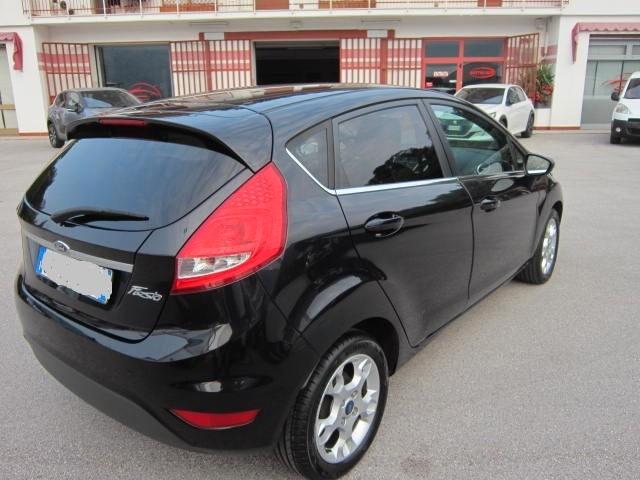 Ford Fiesta 1.4 TDCi 70CV 5 porte Titanium NEOPATENTATI