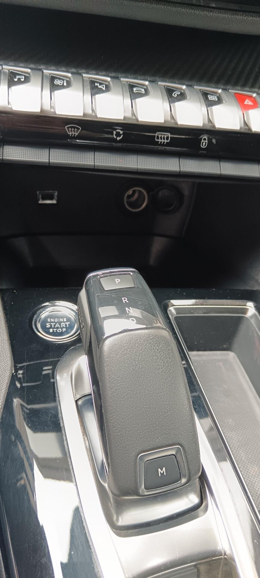 Peugeot 3008 BlueHDi 130 S&S EAT8 Allure