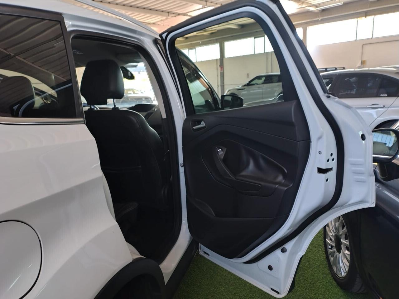 Ford Kuga 2.0 TDCI 140 CV 4WD Titanium