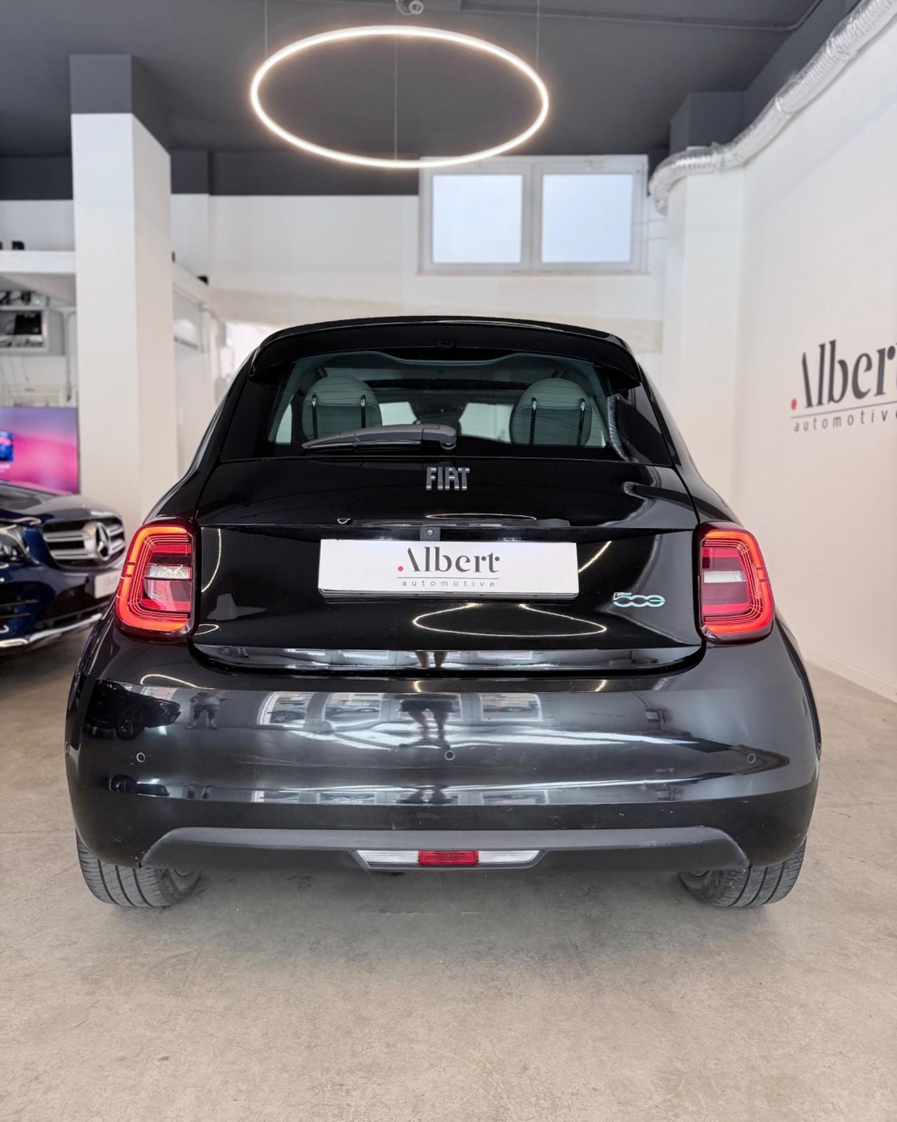 Fiat 500 500e Berlina 42 kWh La Prima
