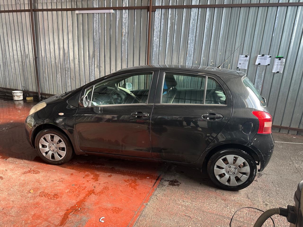 Toyota Yaris 1.3 5 porte Luna