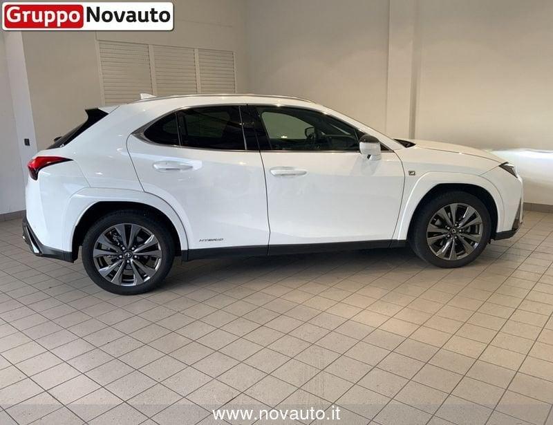 Lexus UX Hybrid 4WD F Sport