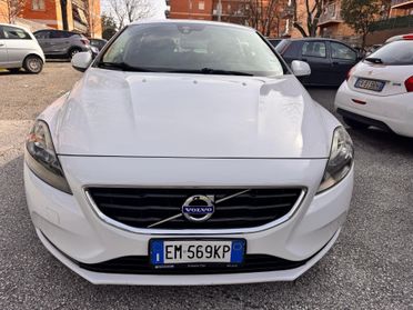 Volvo V40 D2 1.6 Summum
