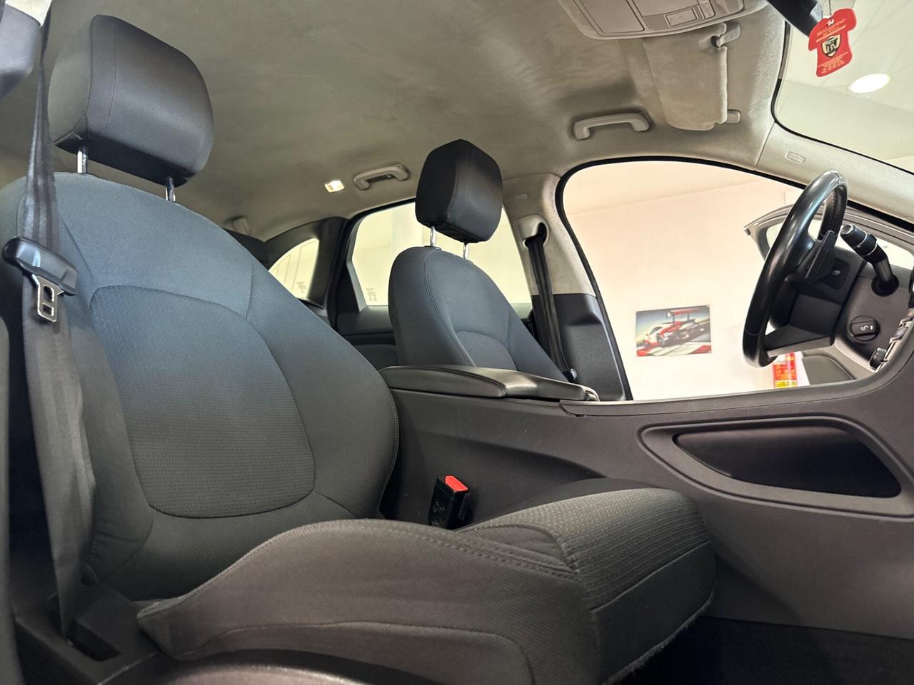 Jaguar F-Pace 2020 180 cv portfolio