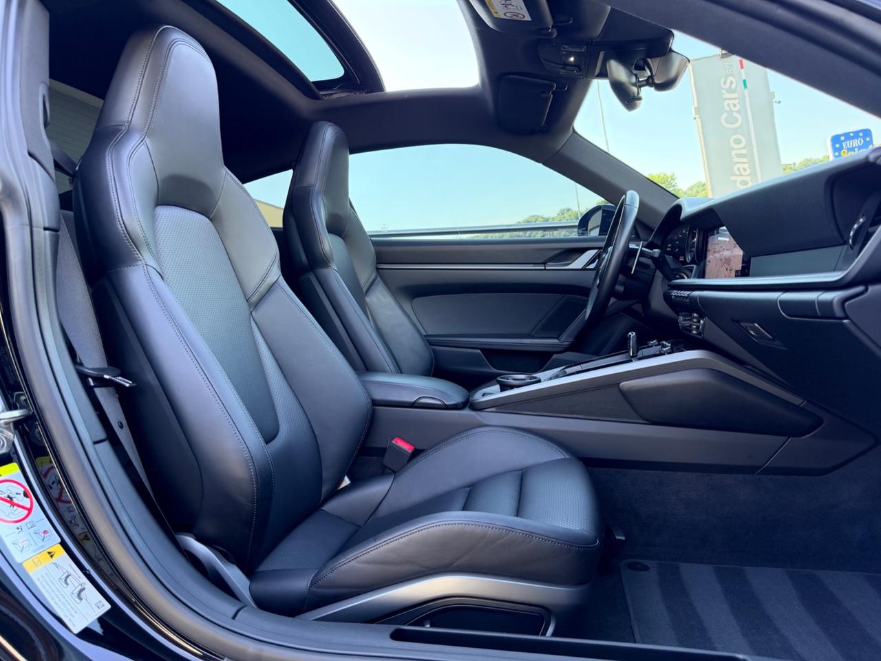 Porsche 911 Carrera total black cerchi 21 scarico sportivo