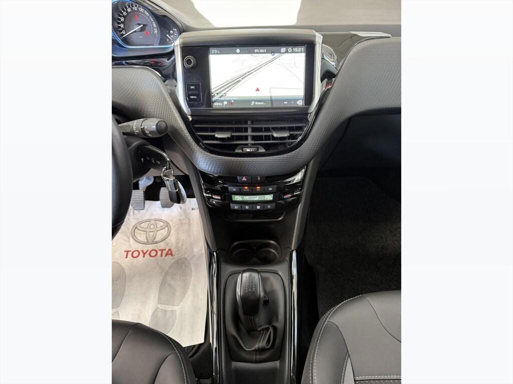 Peugeot 2008 1.2 PureTech Allure
