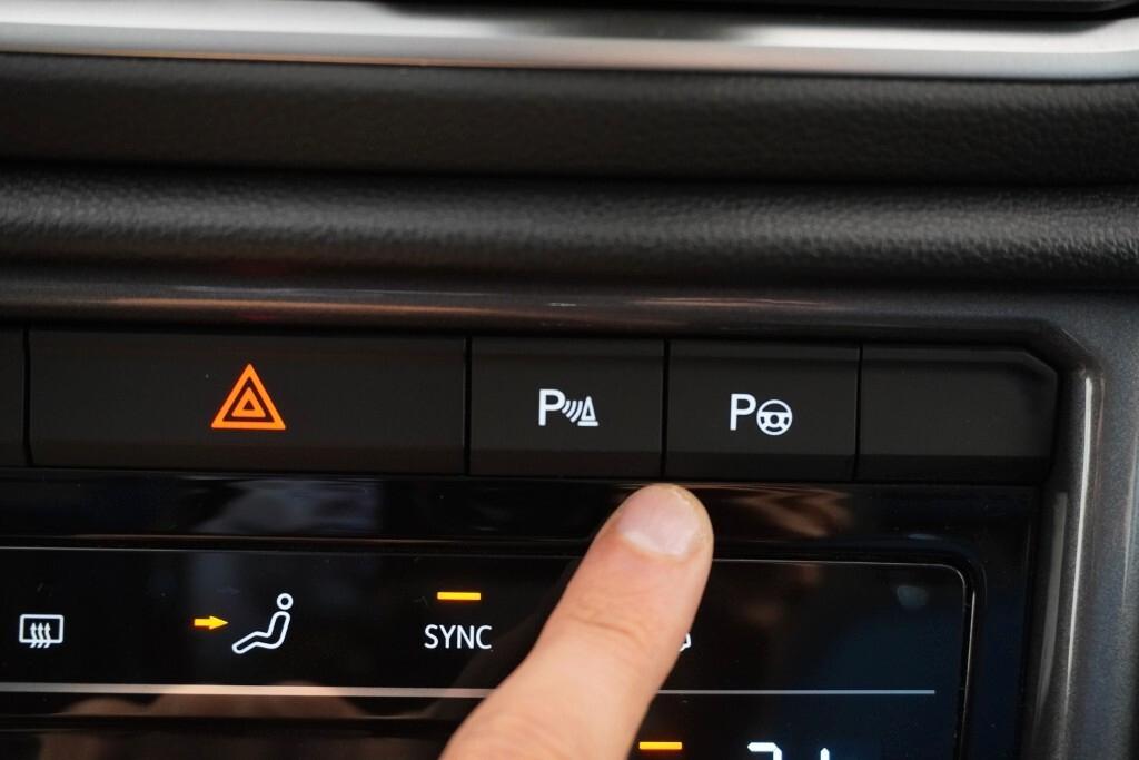 VOLKSWAGEN T-ROC 2.0 TDI 150CV DSG SCR STYLE ( FARI IQ-LIGHT LED MATRIX - DIGITAL COCKPIT - ADAPTIVE CRUISE - NAVI - APP CONNECT - PARK ASSIST - CERCHI 17 )