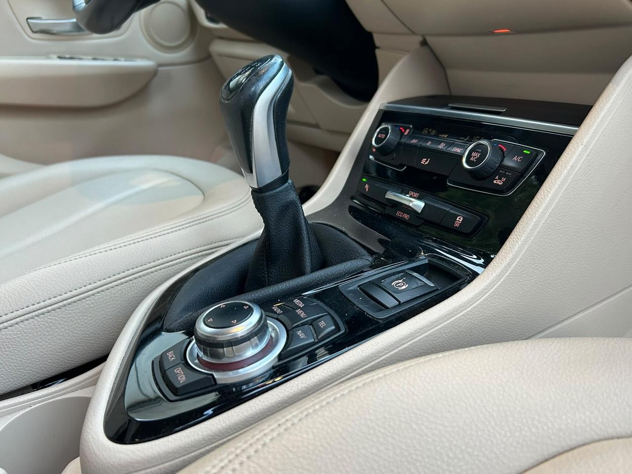 Bmw 216 218d Active Tourer Sport con cambio manuale