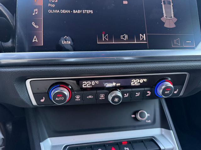 AUDI Q3 35 TFSI Business Advanced