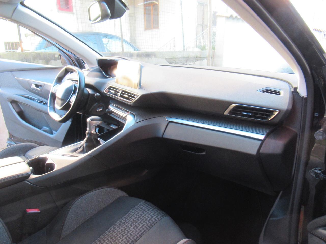 Peugeot 3008 BlueHDi 130 S&S Business