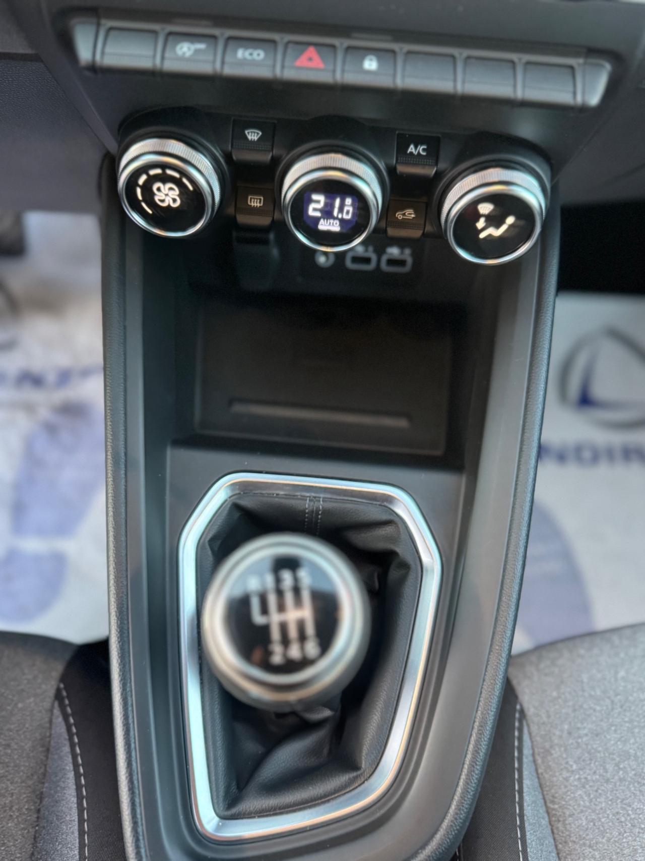 Mitsubishi Colt 1.0L turbo 90 CV Invite