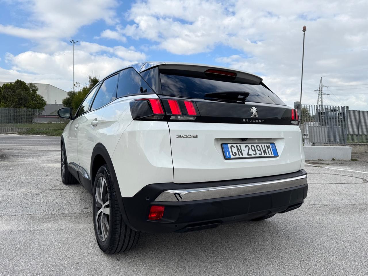PEUGEOT 3008 1.5 Hdi Allure - Led Navi 18