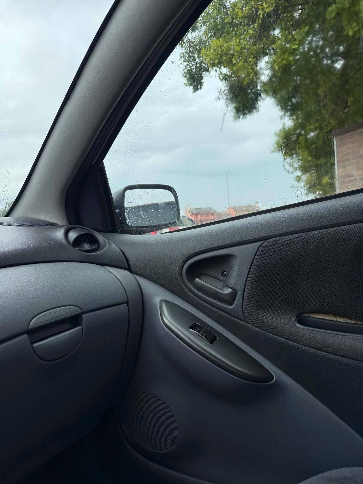 Toyota Yaris 1.0i 16V cat 5 porte Sol '03