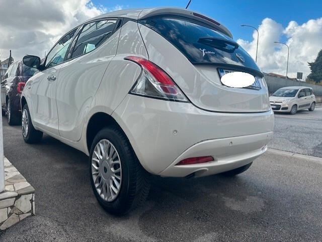 LANCIA YPSILON 08/2017 SENSORI DI PARCHEGGIO...