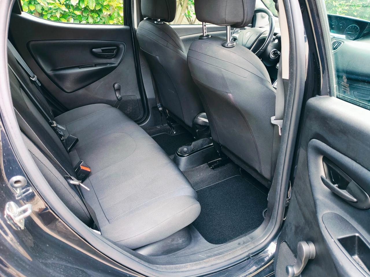 Lancia Ypsilon 1.2 69 CV 5 porte S&S Platinum