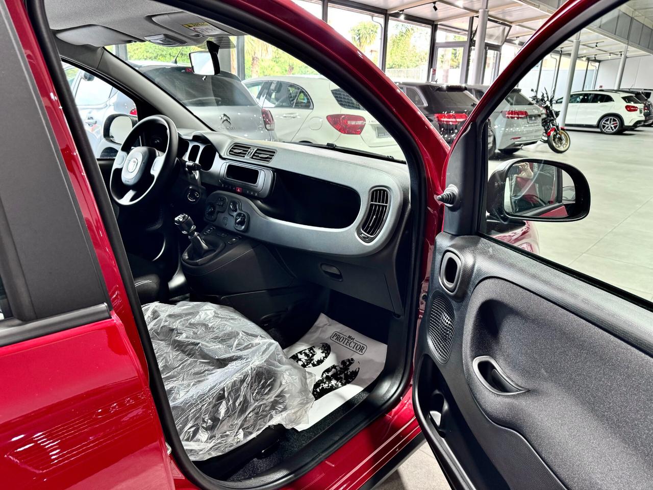 Fiat Panda 1.0 70CV Firefly Hybrid Red