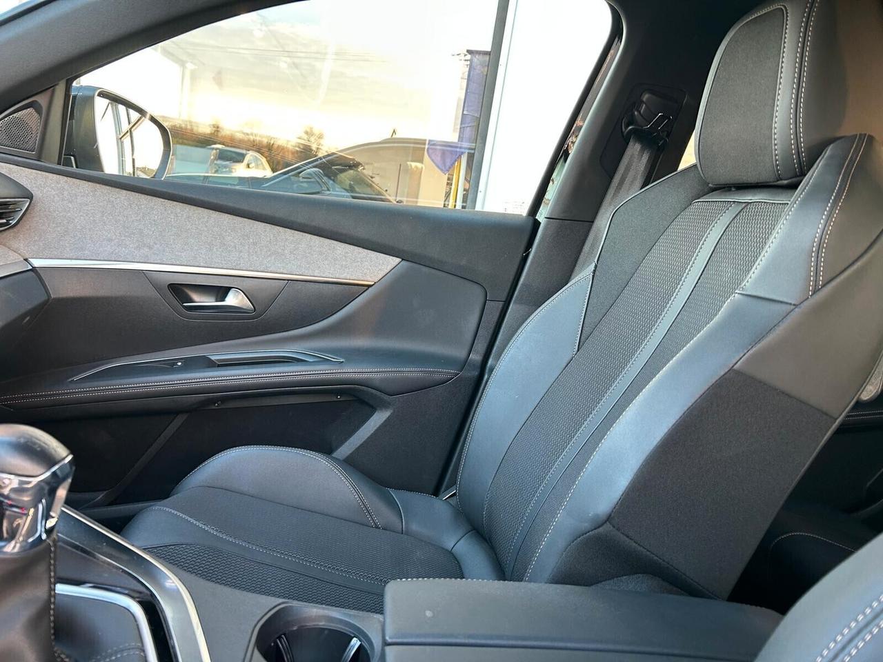 Peugeot 5008 GT PureTech 130 6mt 7 posti KM 0
