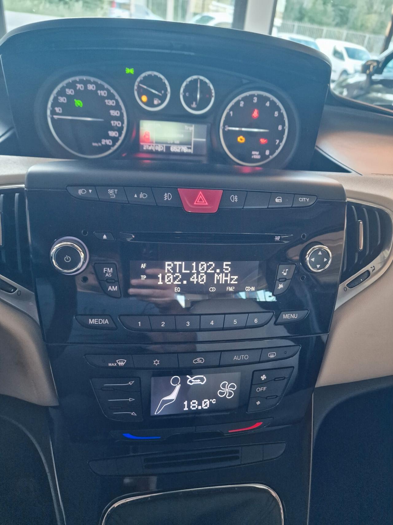 Lancia Ypsilon 1.2 69 CV 5 porte S&S Gold