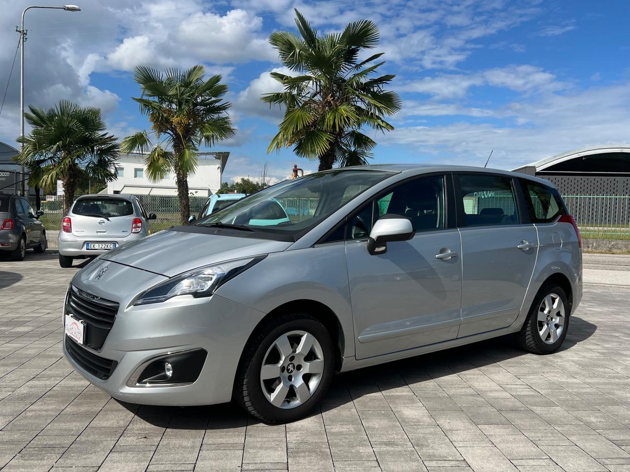 Peugeot 5008 1.6 VTi 120CV 7 POSTI - GANCIO TRAINO