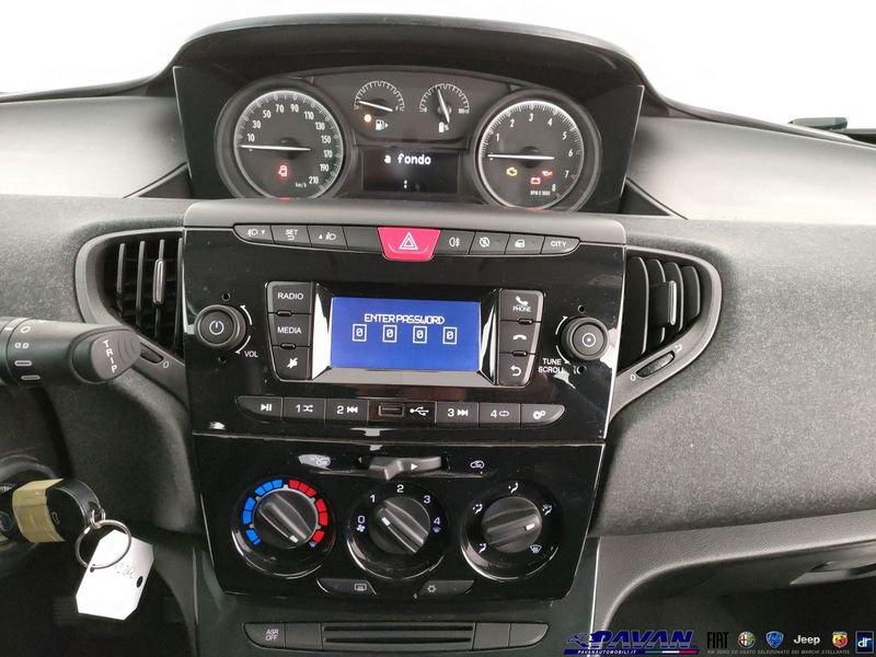 Lancia Ypsilon 1.0 FireFly 5 porte S&S Hybrid Ecochic Silver