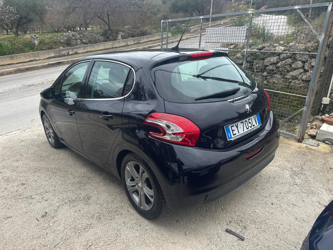 Peugeot 208 1.4 HDi 68 CV 5 porte Active