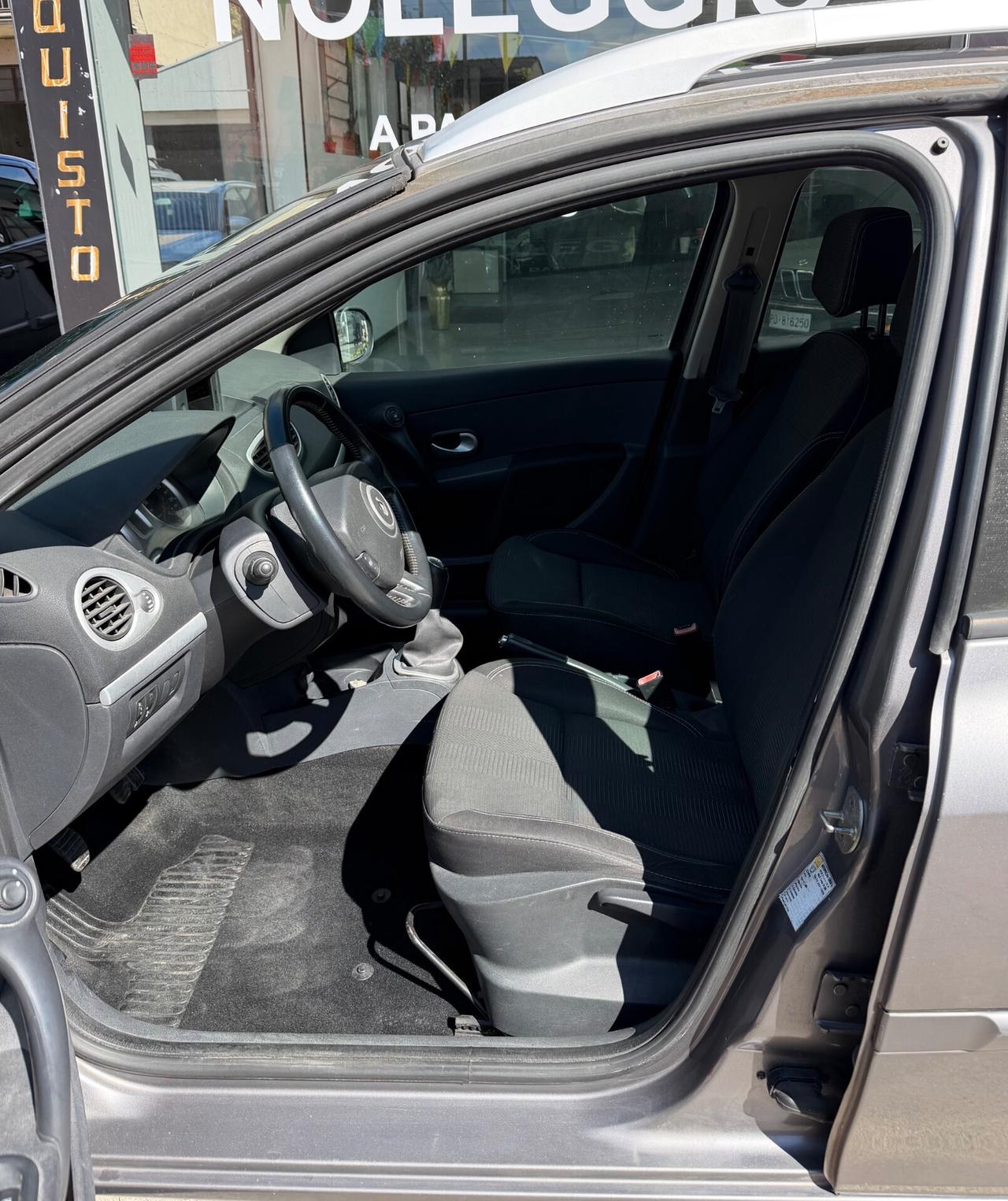 Renault Clio 1.2 16V SporTour- Revisionata-Tagliandata-garanzia