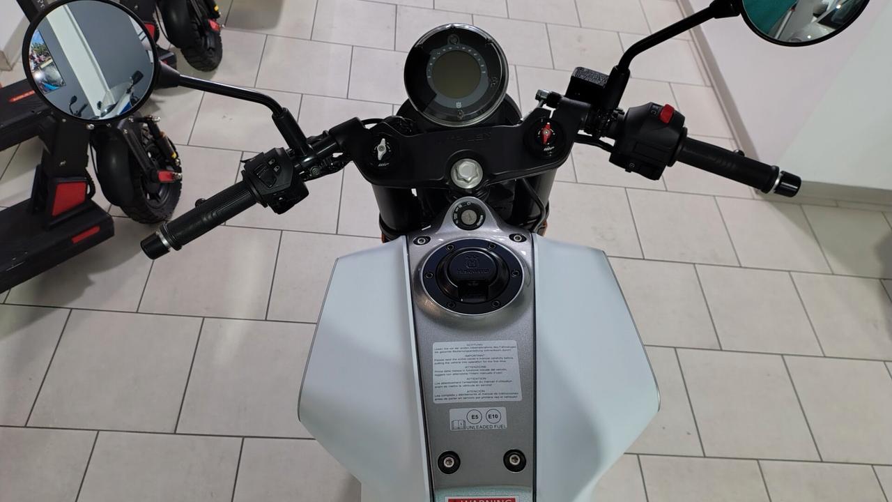 Husqvarna Vitpilen 401
