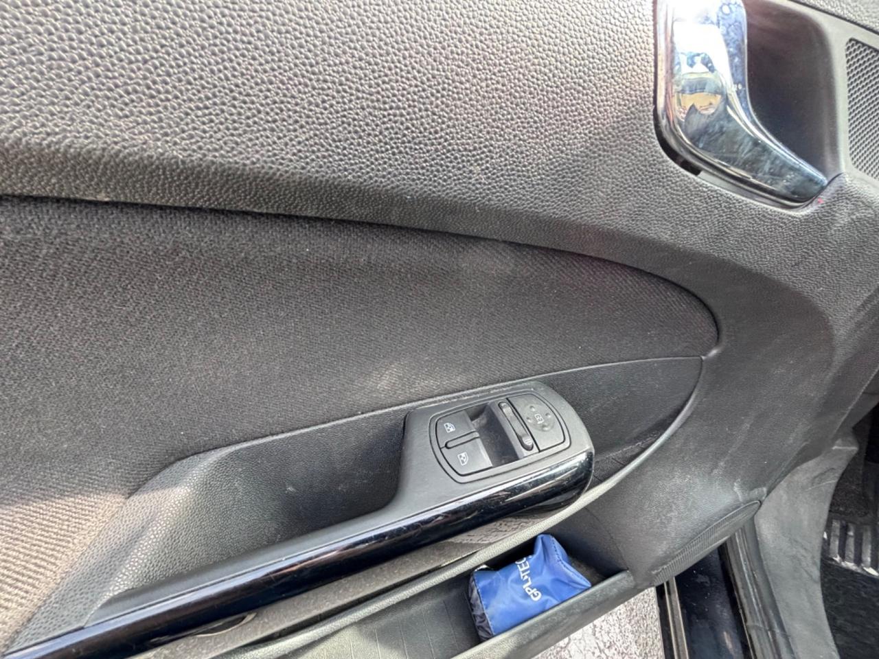 Opel Corsa 1.2 85CV 3 porte GPL-TECH b-color