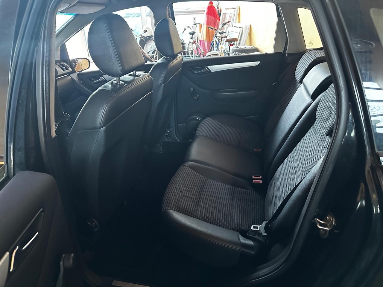 Mercedes-benz B 200 CDI sport
