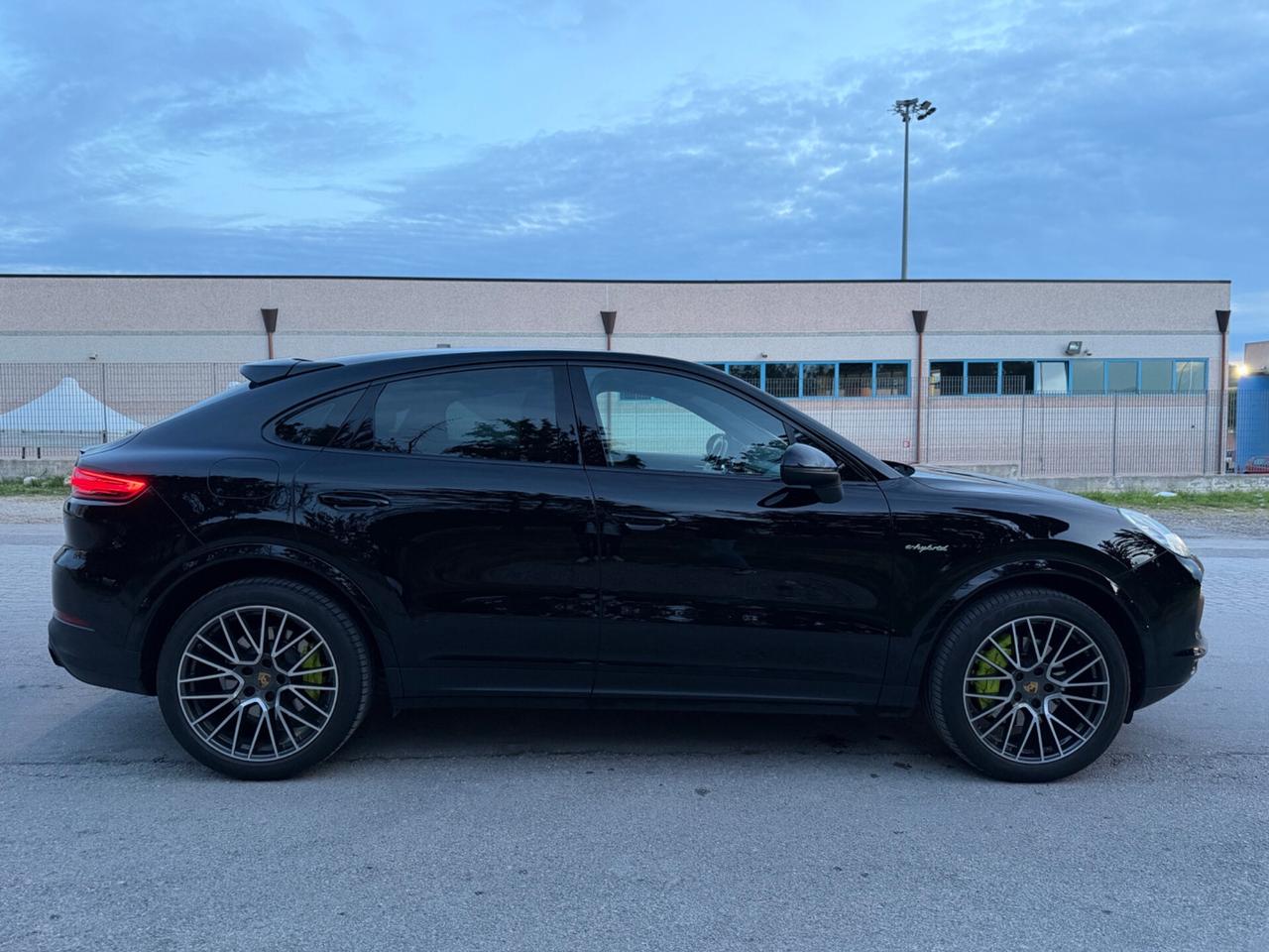 Porsche Cayenne Coupé 3.0 V6 E-Hybrid FULL OPTIONAL