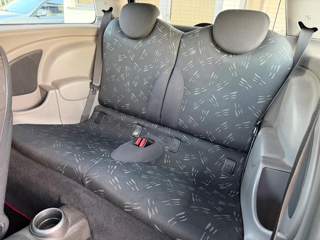 Mini 1.4 tdi One D 75cv de luxe okneopatentati