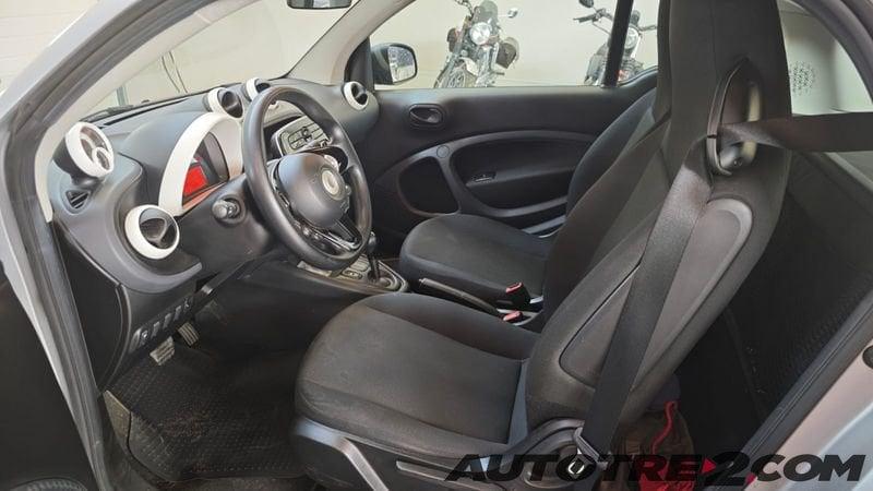 smart EQ Fortwo EQ 60kW passion BICOLOR SILVER/MATTGREY