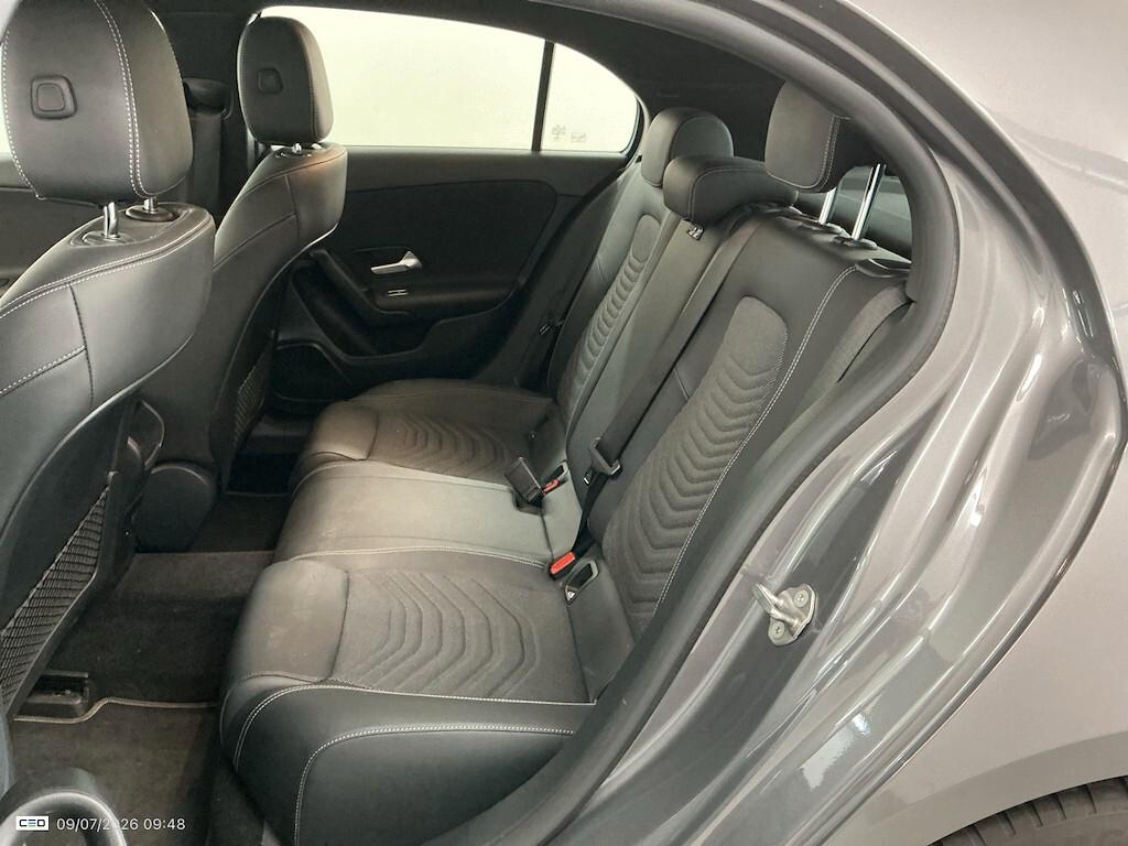 MERCEDES-BENZ A 180D 115CV 6M. BUSINESS SOLUTION ( FARI LED - TETTO PANORAMICO APR. - CRUISE - NAVI PREMIUM - PARK ASSIST )