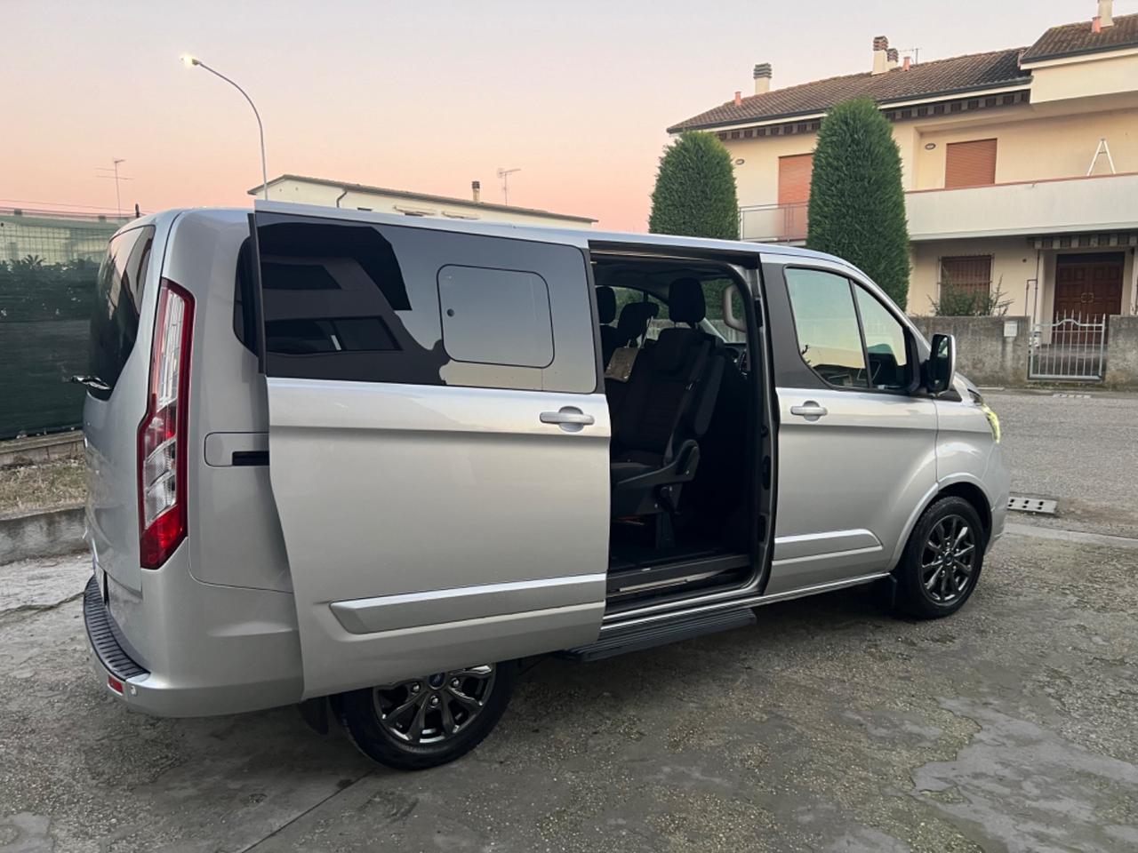 FORD TOURNEO CUSTOM 2.0 DIESEL IBRIDO 8 POSTI UNICO PROPRIETARIO PERFETTO