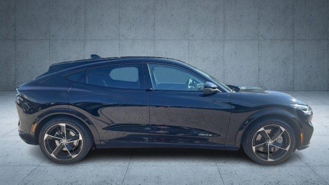 FORD Mustang Mach-E Elettrico Extended 294CV + Gancio Traino