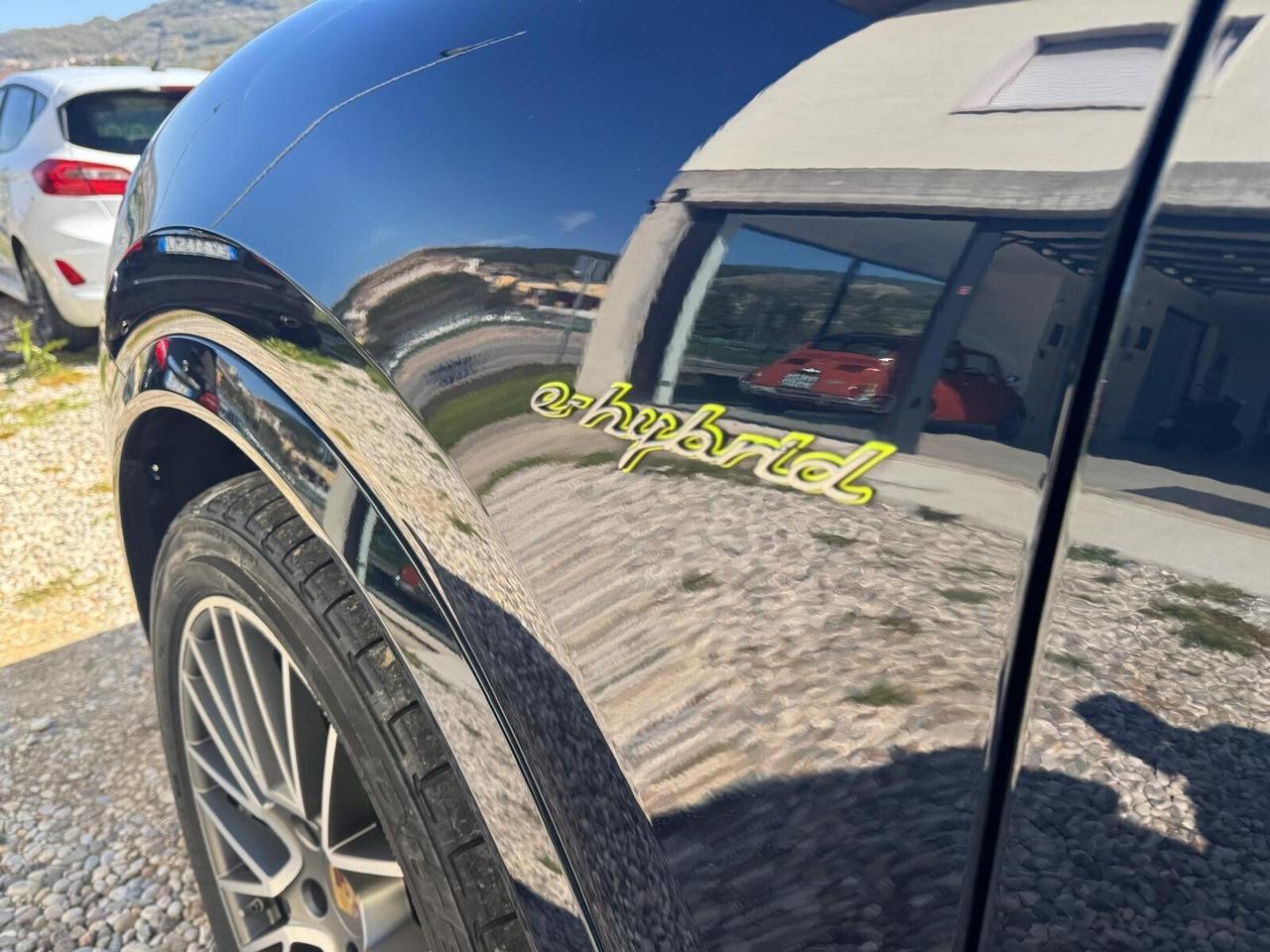 Porsche Cayenne Coupé 3.0 V6 E-Hybrid Platinum Edition