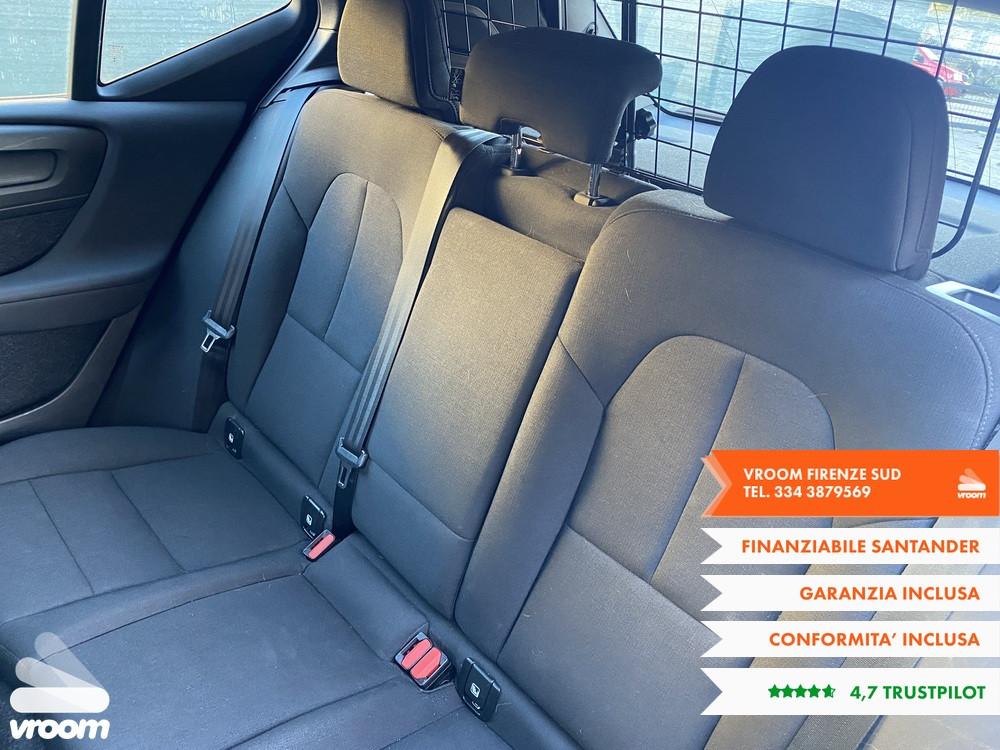 VOLVO XC40 (2017-->) XC40 T2 Momentum Pro