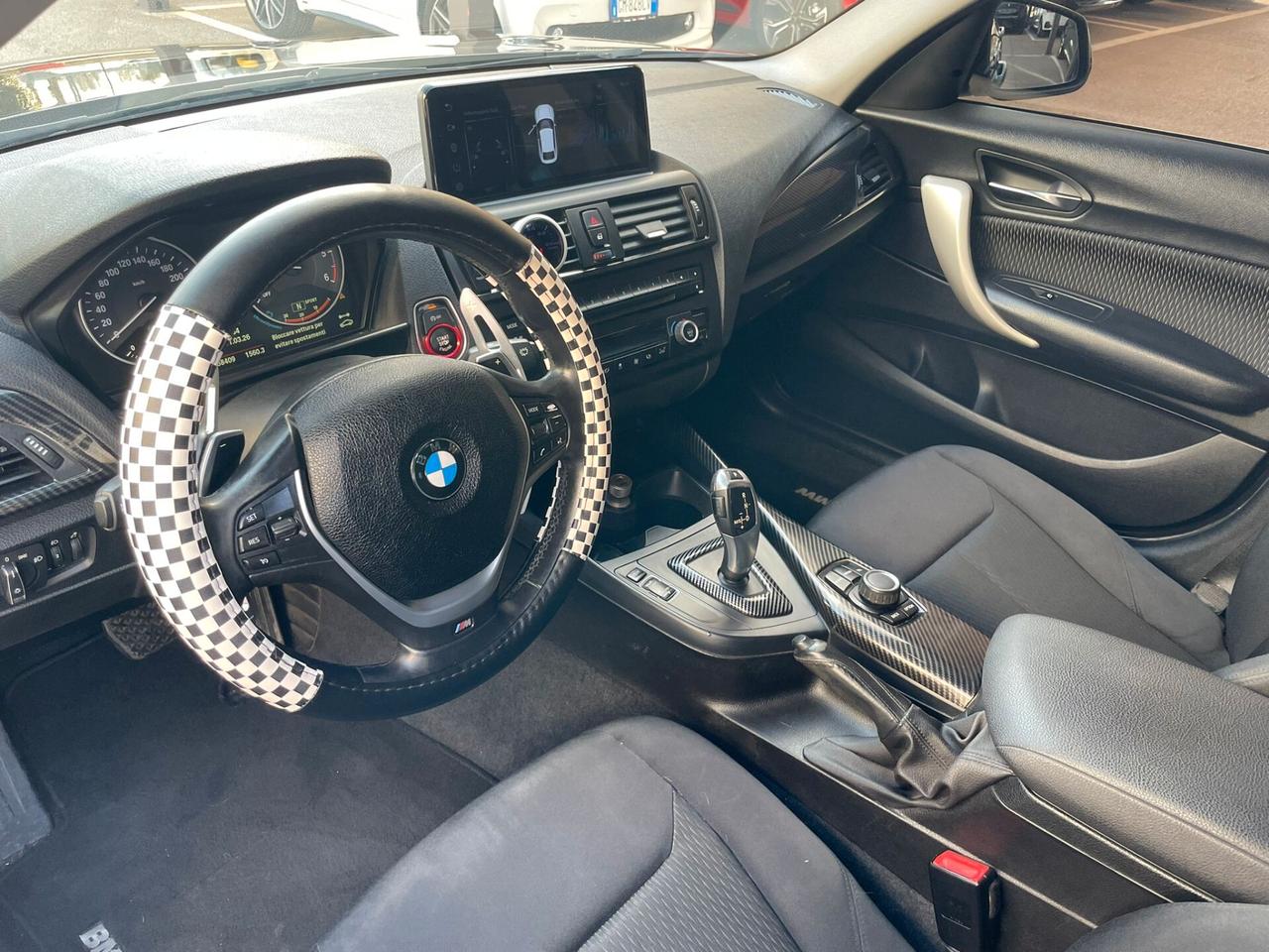 Bmw 116 116d 5p. Unique