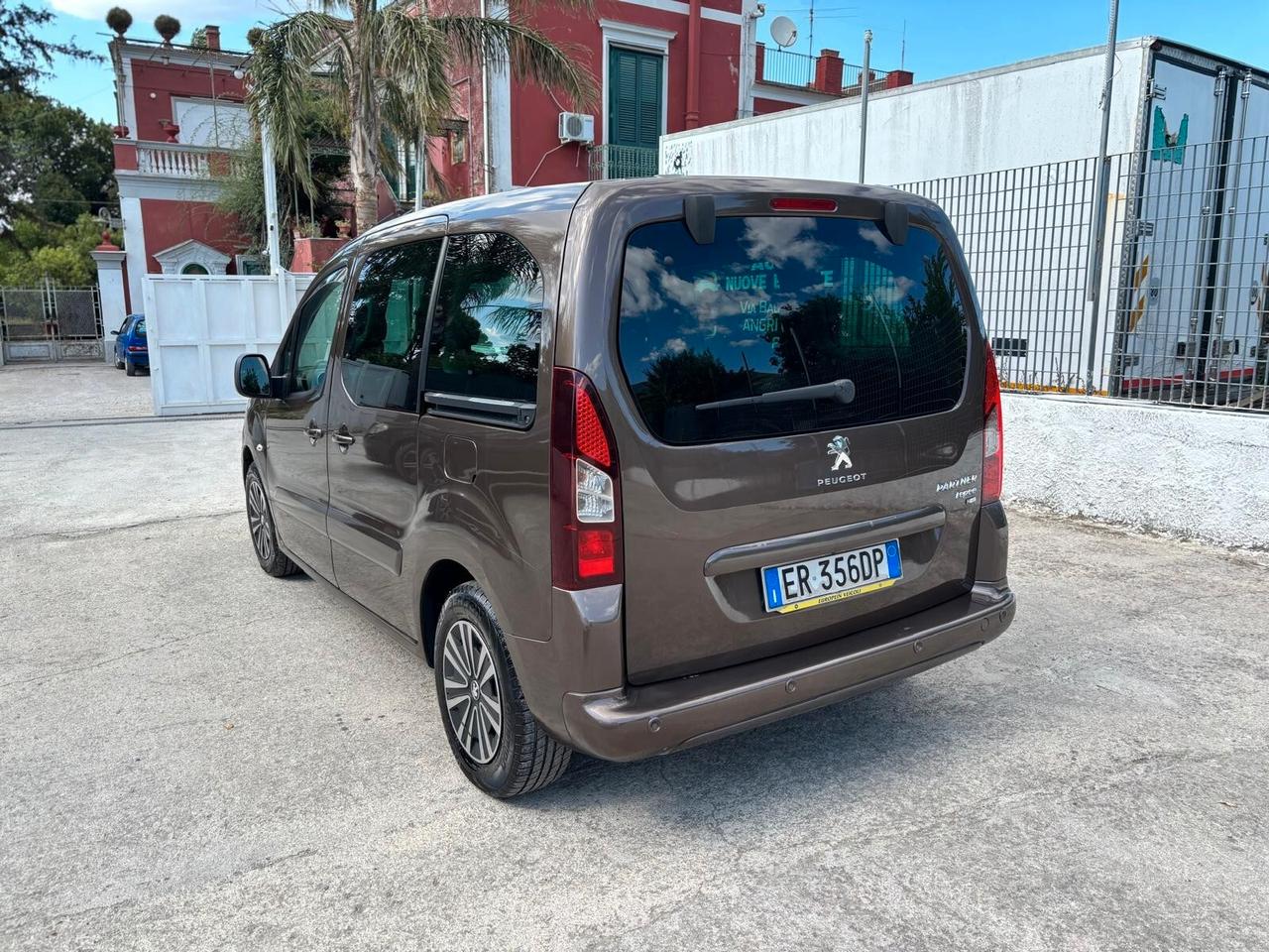 Peugeot Partner Tepee 1.6 HDi 92CV Outdoor